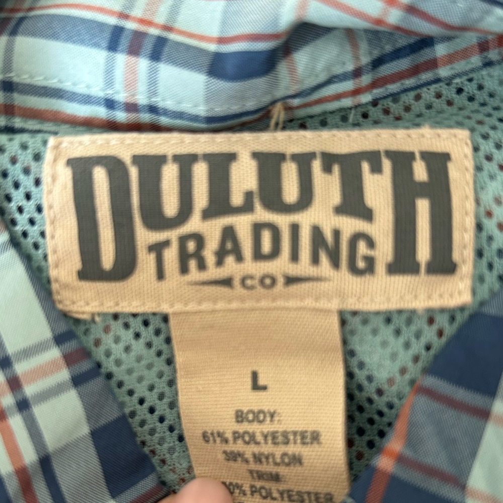 Duluth trading Company, short sleeve, button-down shirt. - Picture 5 of 9